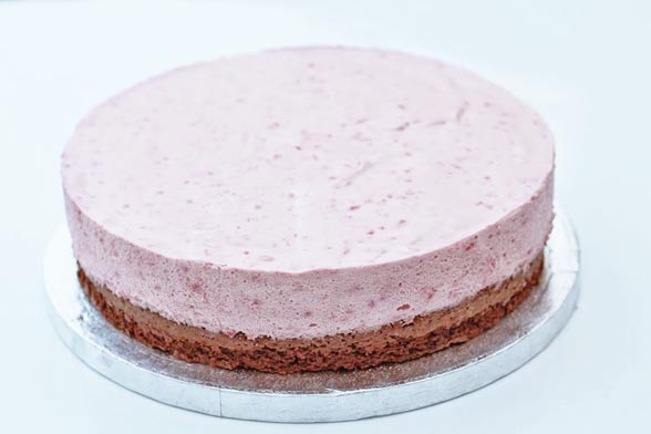 Raspberry mousse with brownie