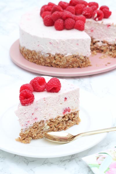 Delicious and easy summer cake